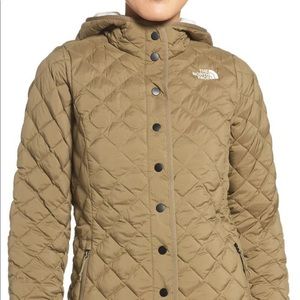 The North Face Thermoball Jacket | Size M | Color: Thermoberry Green | ⭐️EUC⭐️